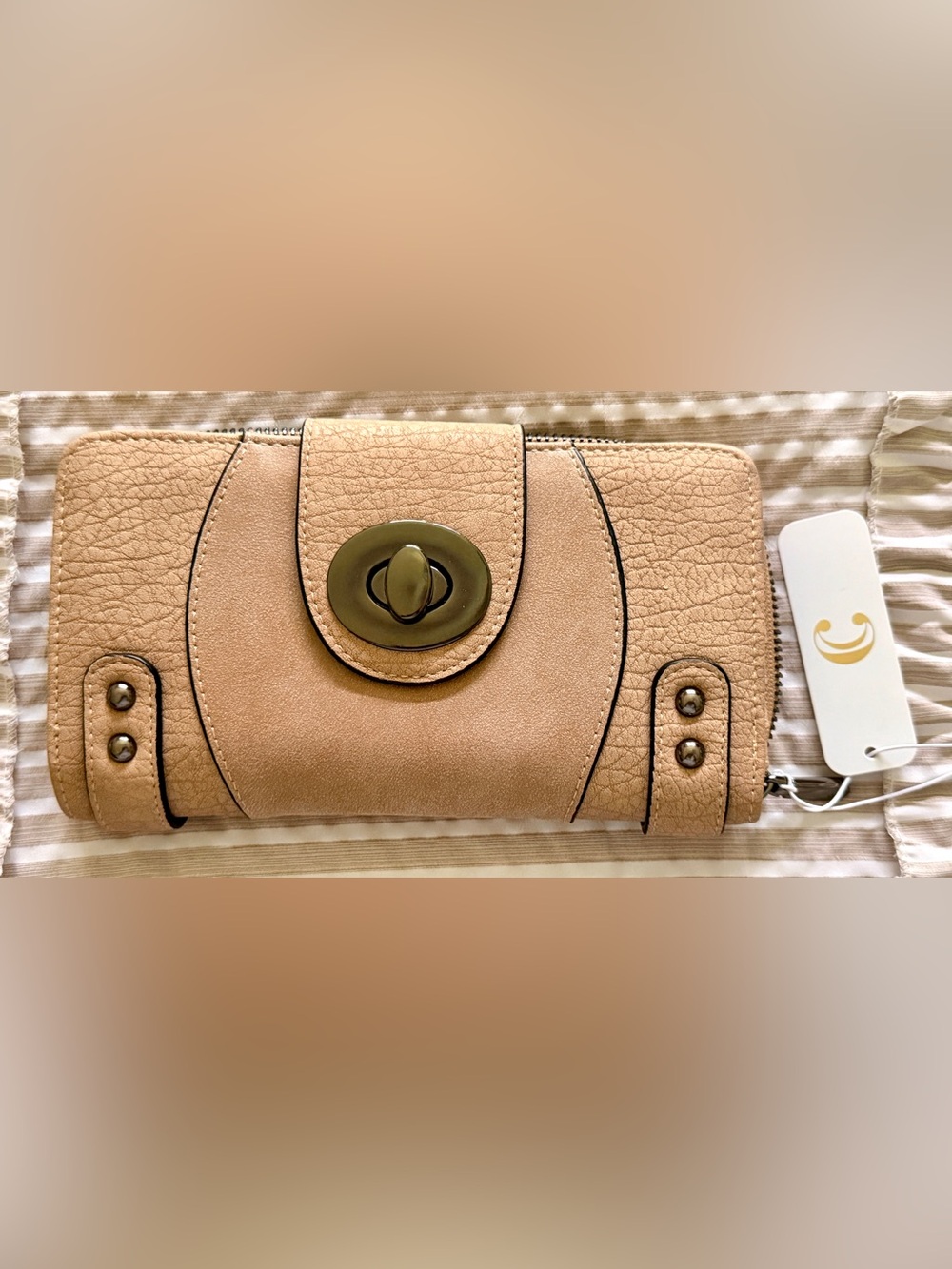 NWT Charming Charlie Beige Faux Leather Wallet Clutch Organizer Zip Around